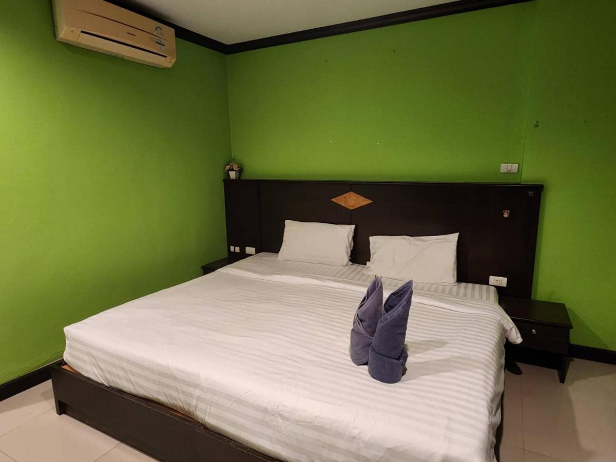 Hollywood In Love Hotel Patong