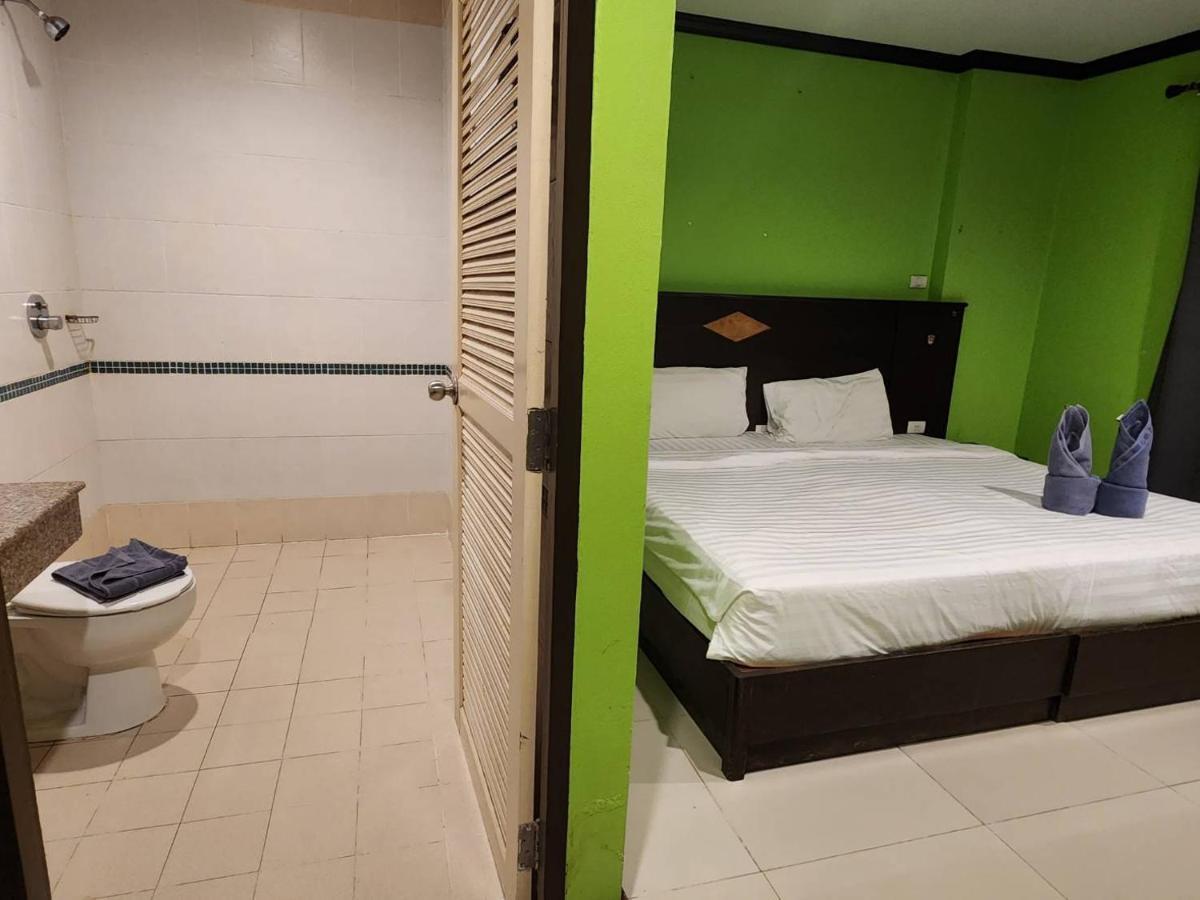 Hollywood In Love Hotel Patong